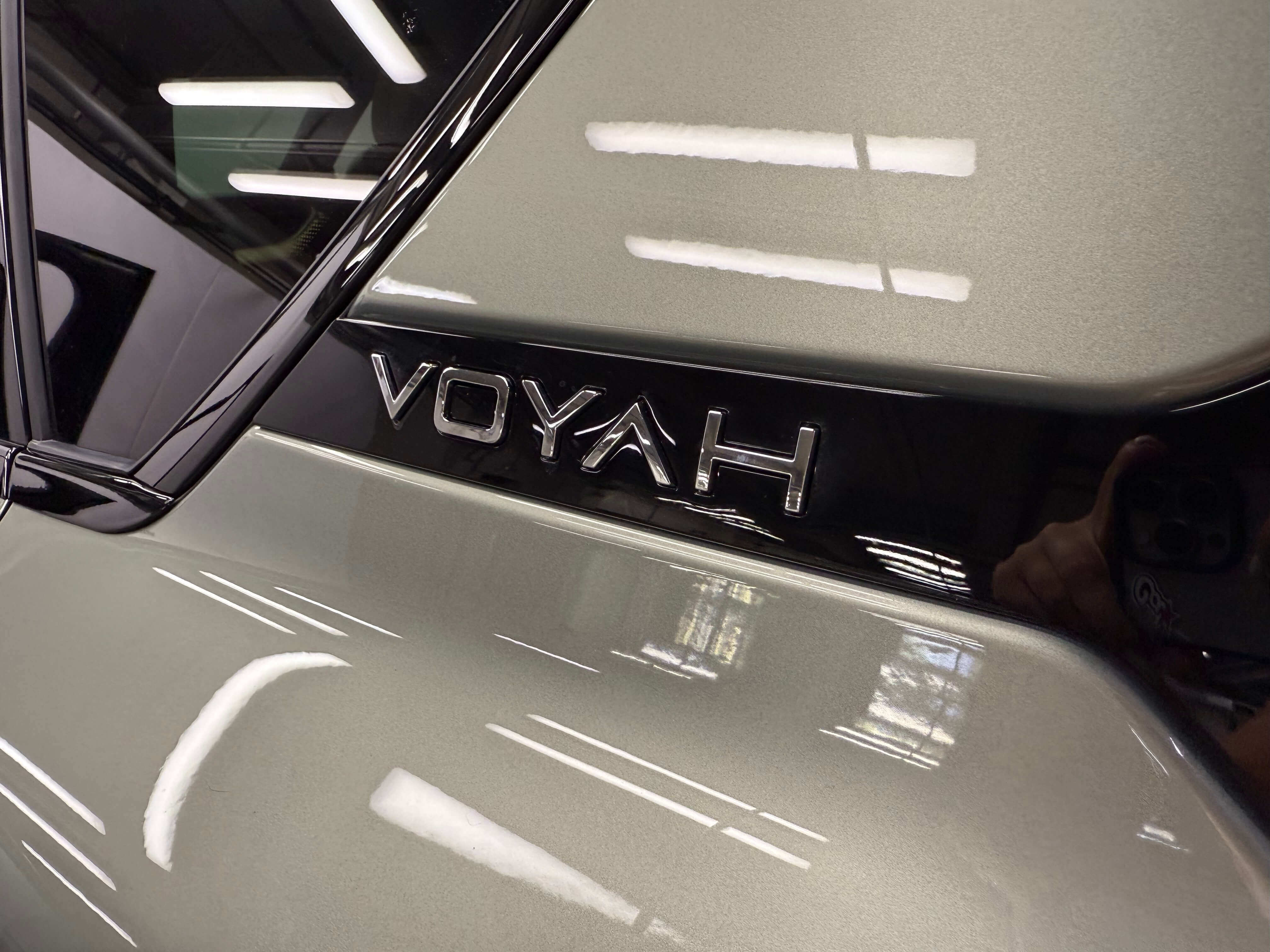 VOYAH FREE EVR у дилера в салоне